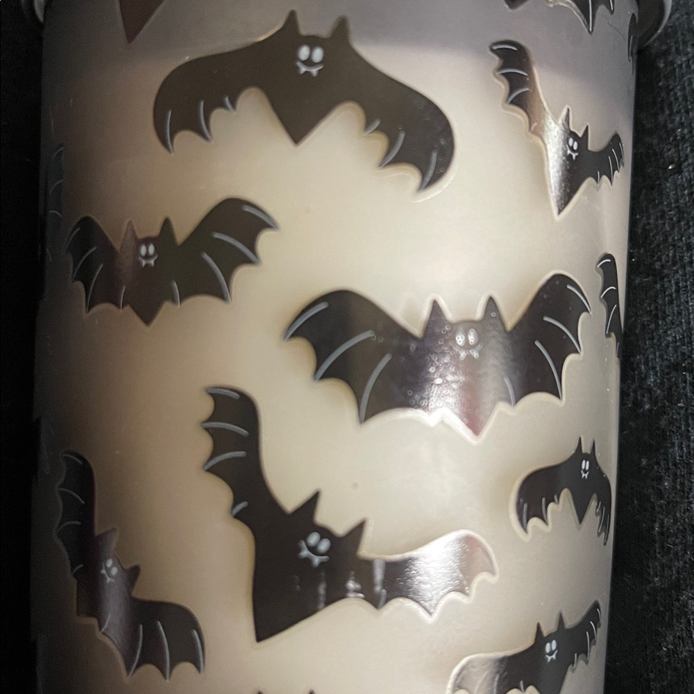 HD Designs Caramel Scented Candle - Picture 2 of 5